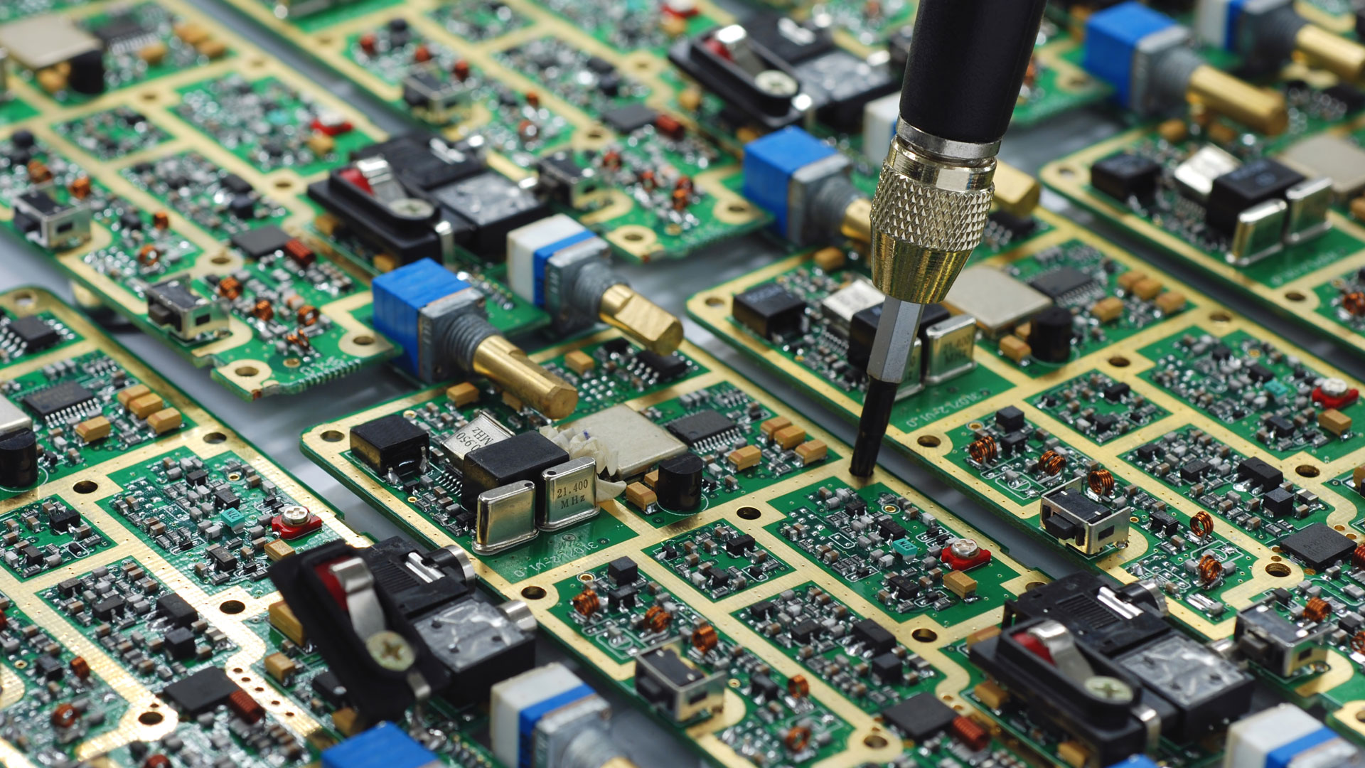 PCB assembly manufacturer specializing in Through-hole assembly for high-volume production