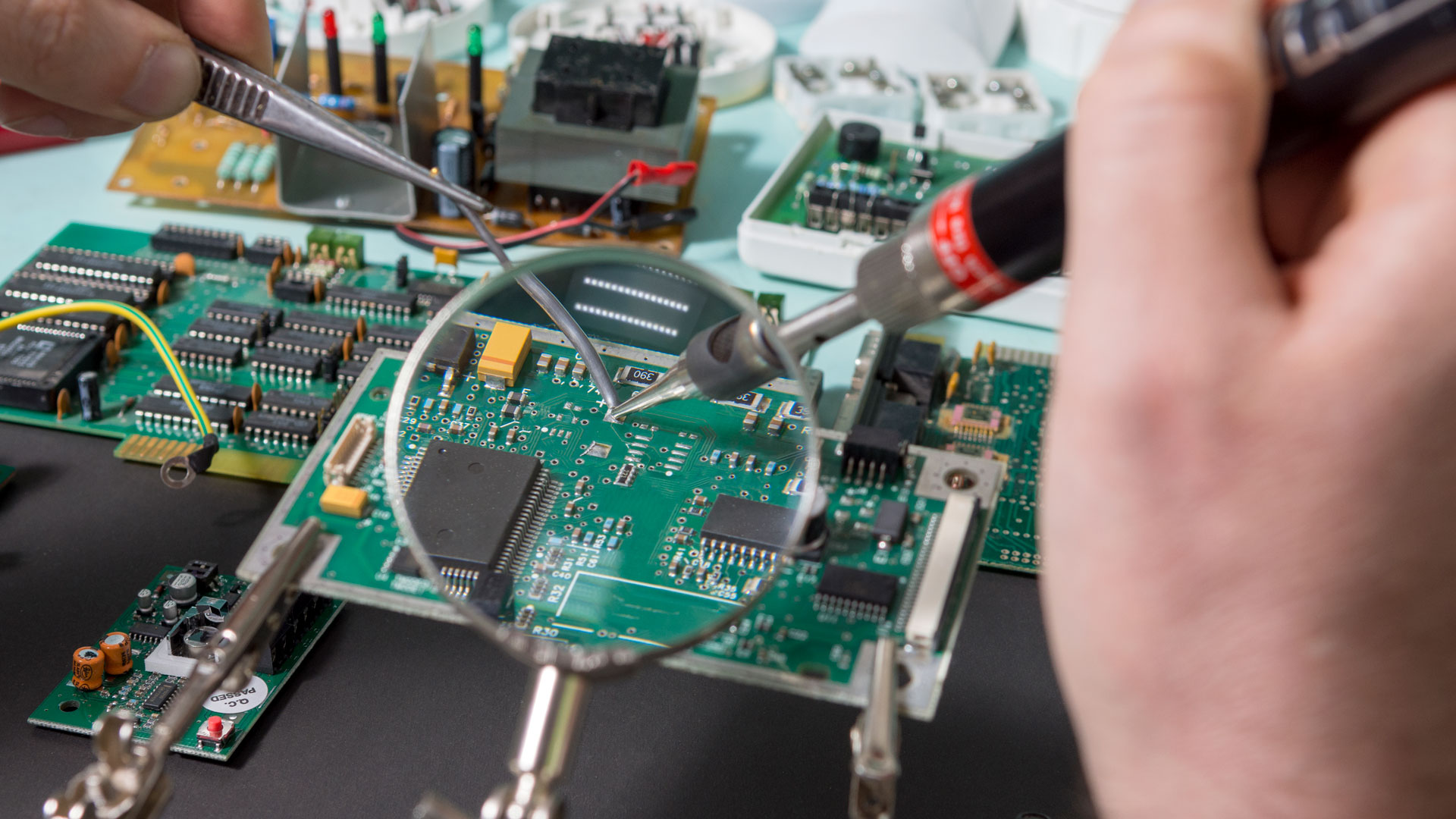 Hand Soldering Standards and Best Practices in EMS