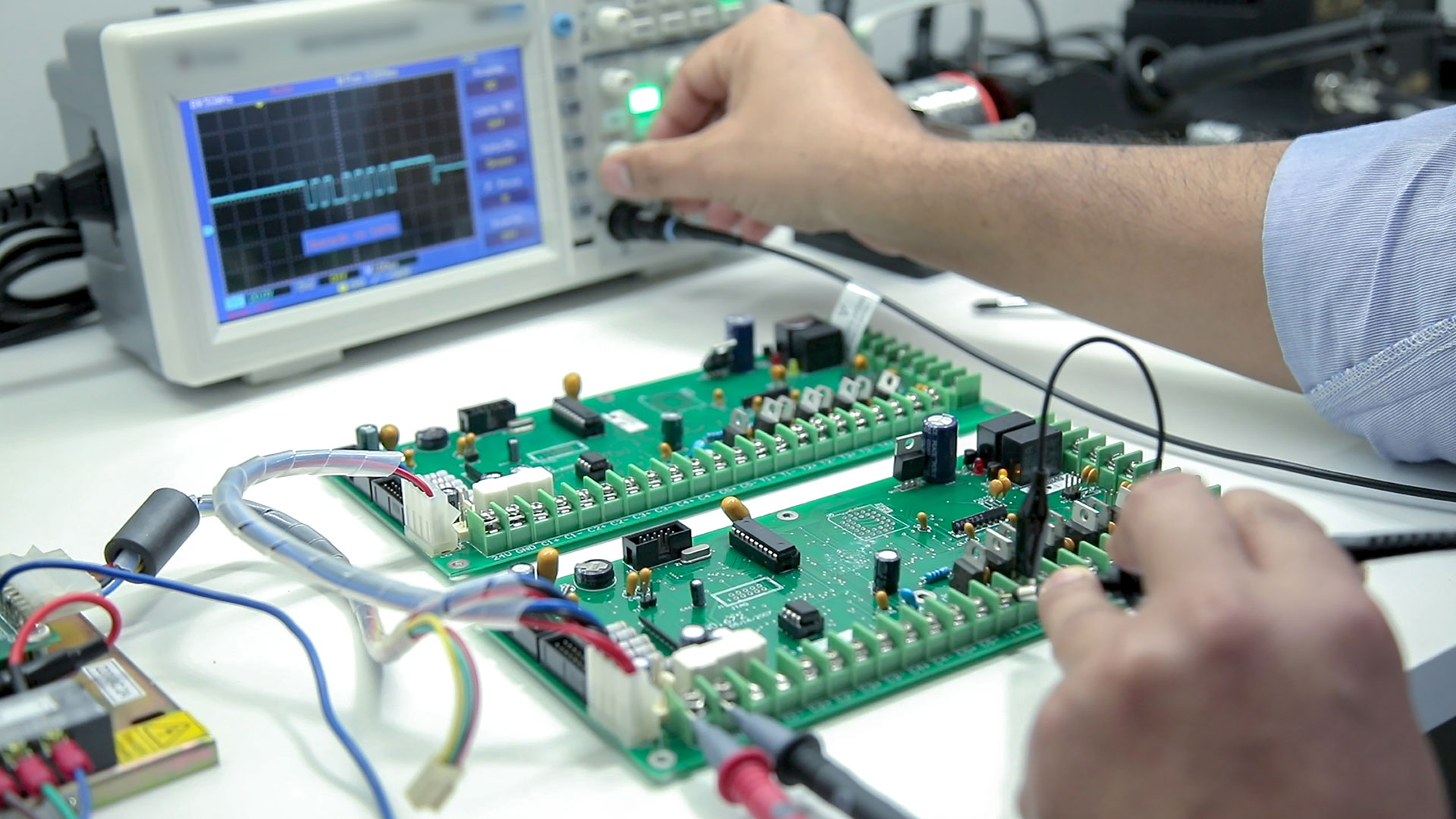 Functional Testing Strategies for Complex PCB Assemblies
